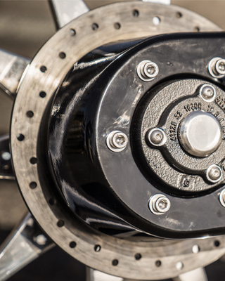 The centre of the rear wheel in view