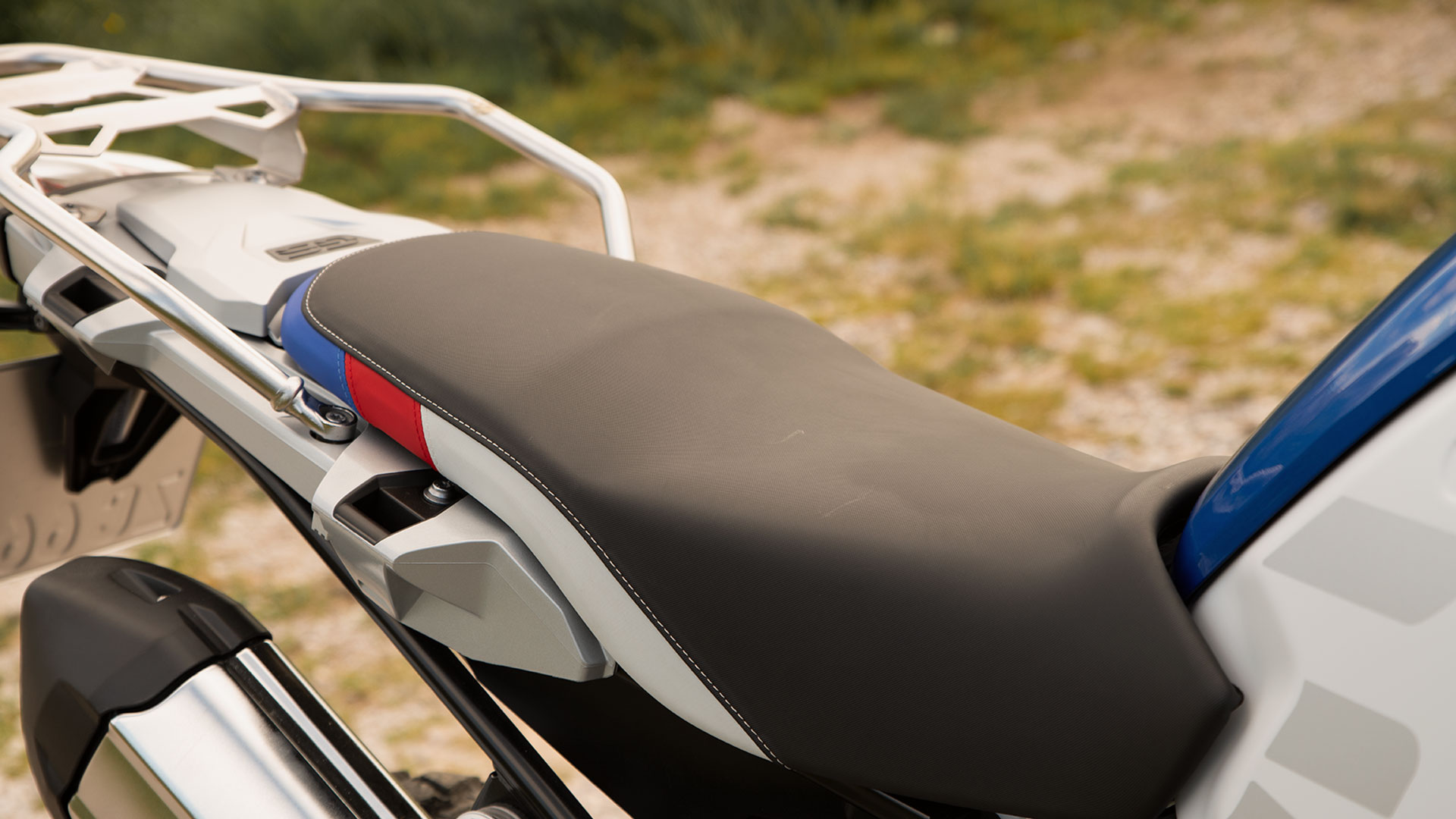 View of the cylinder head cover of the BMW R 1250 GS Adventure with the ShiftCam model inscription