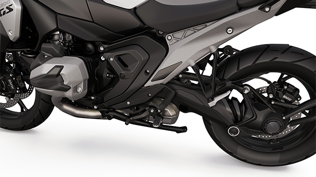 Cross-spoked wheels of the BMW R 1300 GS Triple Black