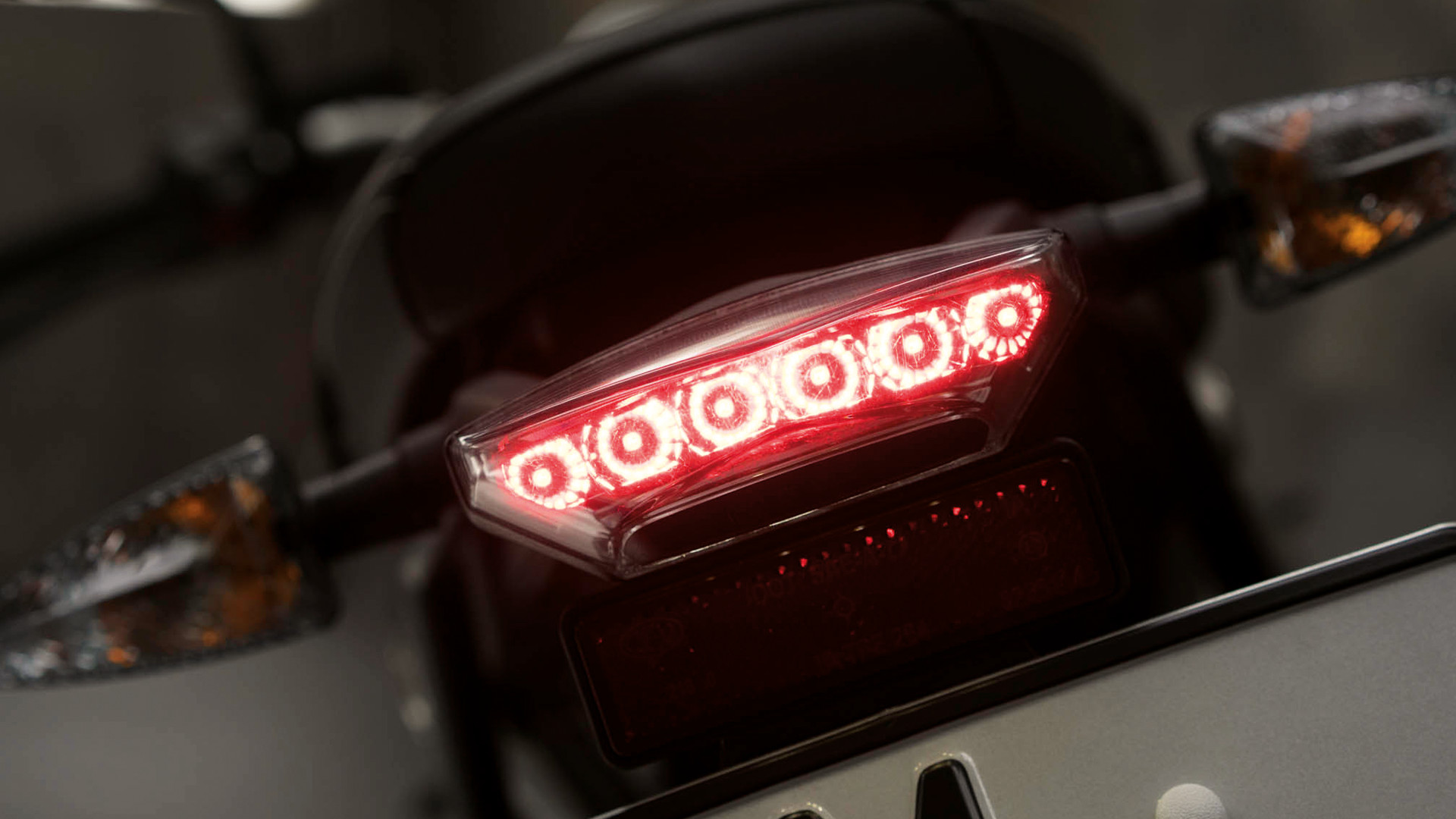 R nineT Pure LED 尾灯