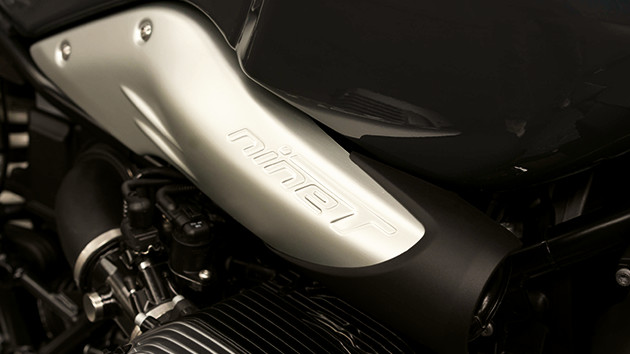 R nineT Pure "nineT"字样