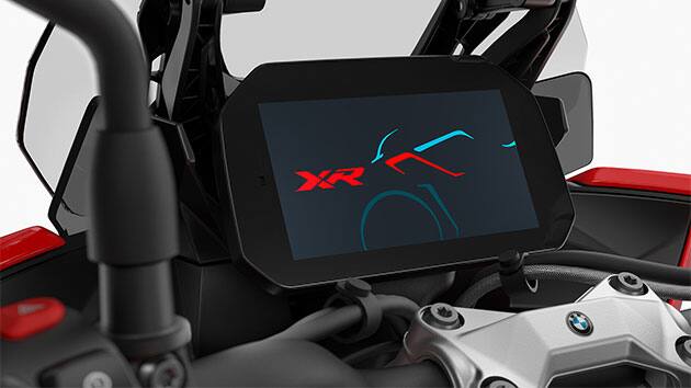 带 BMW 摩托车互联功能的 TFT 显示器