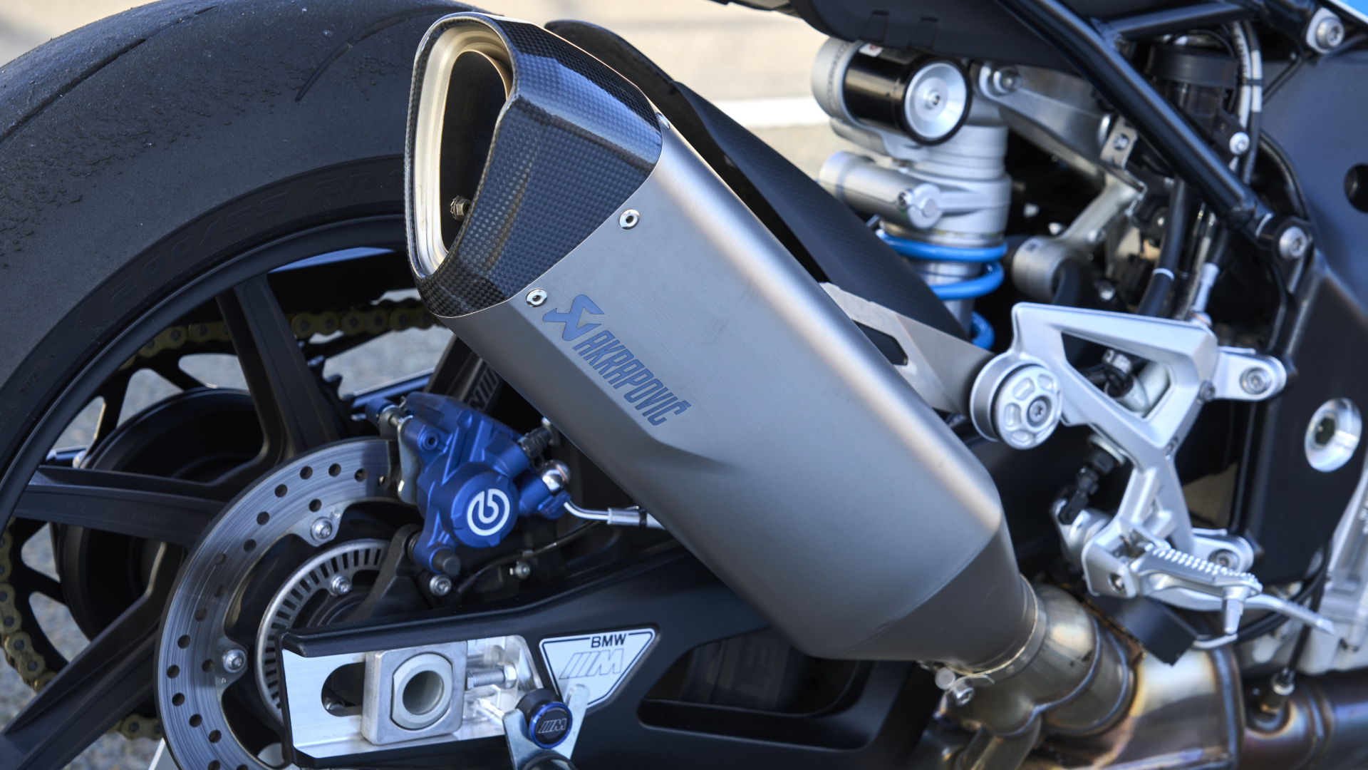 M carbon wheel of the new BMW RR