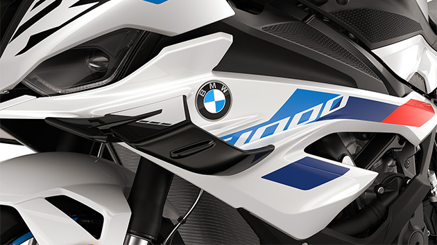 BMW RR swing arm on the trussing in series production